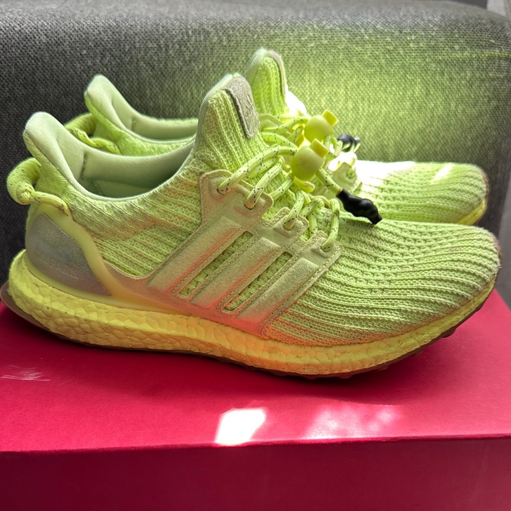 IVY PARK x ULTRA BOOST Adidas ‘Hi-Res Yellow’ Size 6.5 EUC